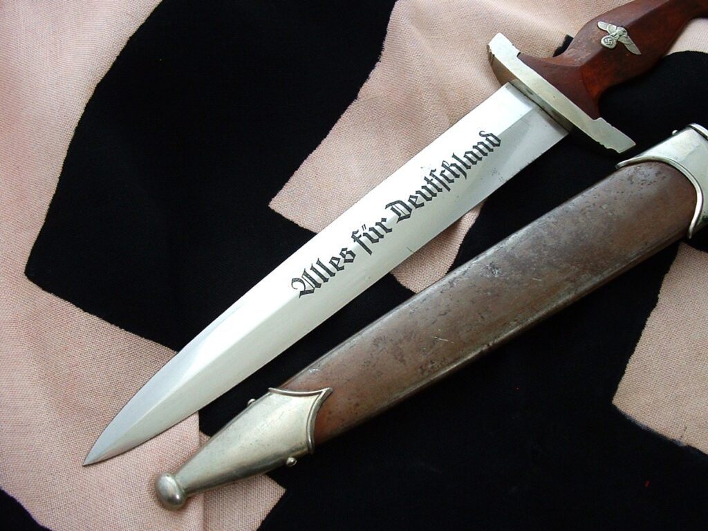 Early Stormtrooper's Dagger by Heller - D997 - 4