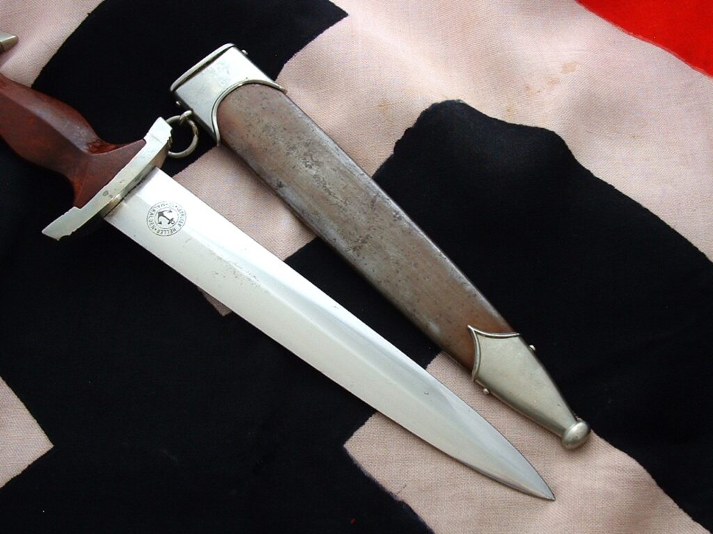 Early Stormtrooper's Dagger by Heller - D997 - 6