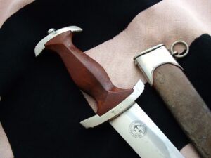 Early Stormtrooper's Dagger by Heller - D997 - 8