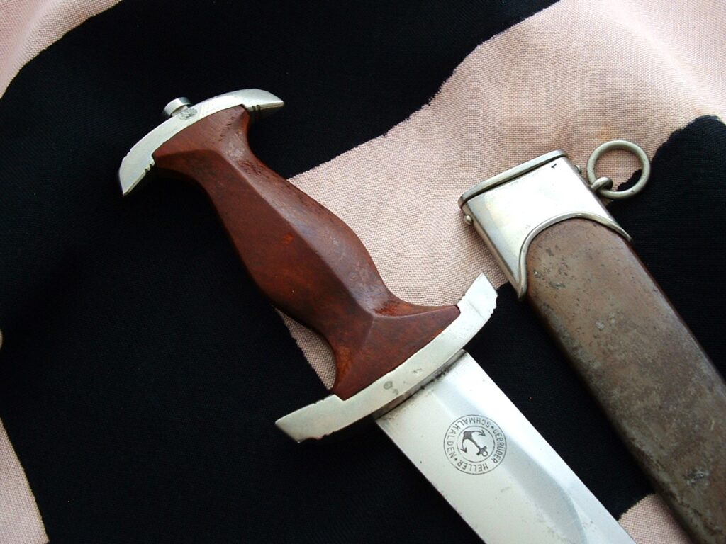 Early Stormtrooper's Dagger by Heller - D997 - 8