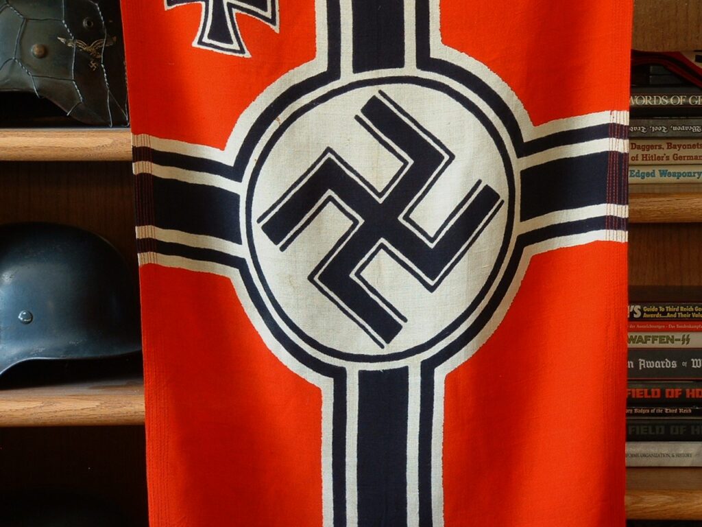 Stunning Small Battle Flag - F187 - 5