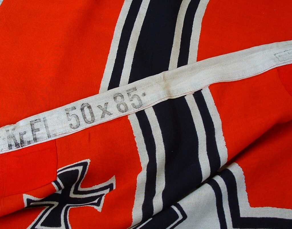 Stunning Small Battle Flag - F187 - 6