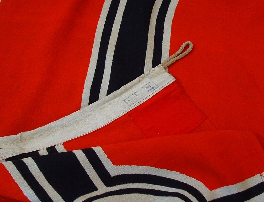 Stunning Small Battle Flag - F187 - 7