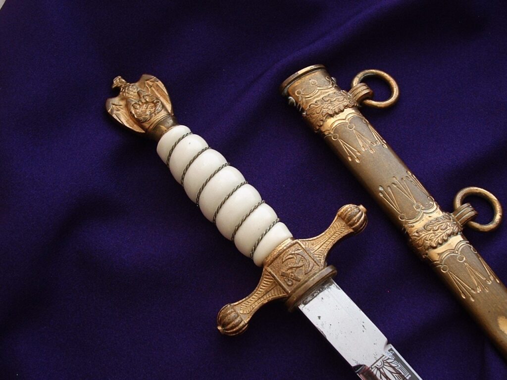 3rd Reich Navy Dagger by Eickhorn - D1001 - 3