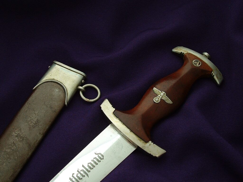 Early Stormtrooper's Dagger by Voos - D1031 - 3