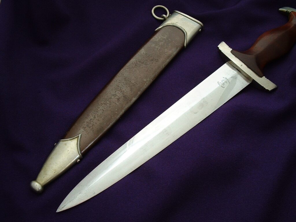 Early Stormtrooper's Dagger by Voos - D1031 - 6