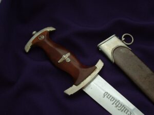 Early Stormtrooper's Dagger by Voos - D1031 - 7