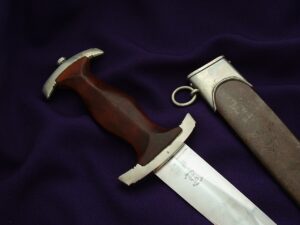 Early Stormtrooper's Dagger by Voos - D1031 - 8