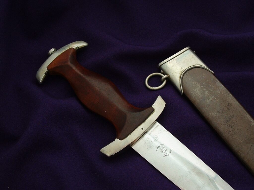 Early Stormtrooper's Dagger by Voos - D1031 - 8