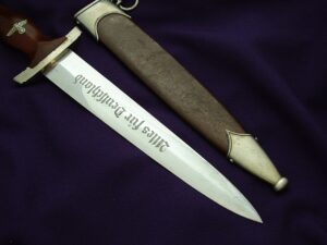 Early Stormtrooper's Dagger by Voos - D1031 - 9