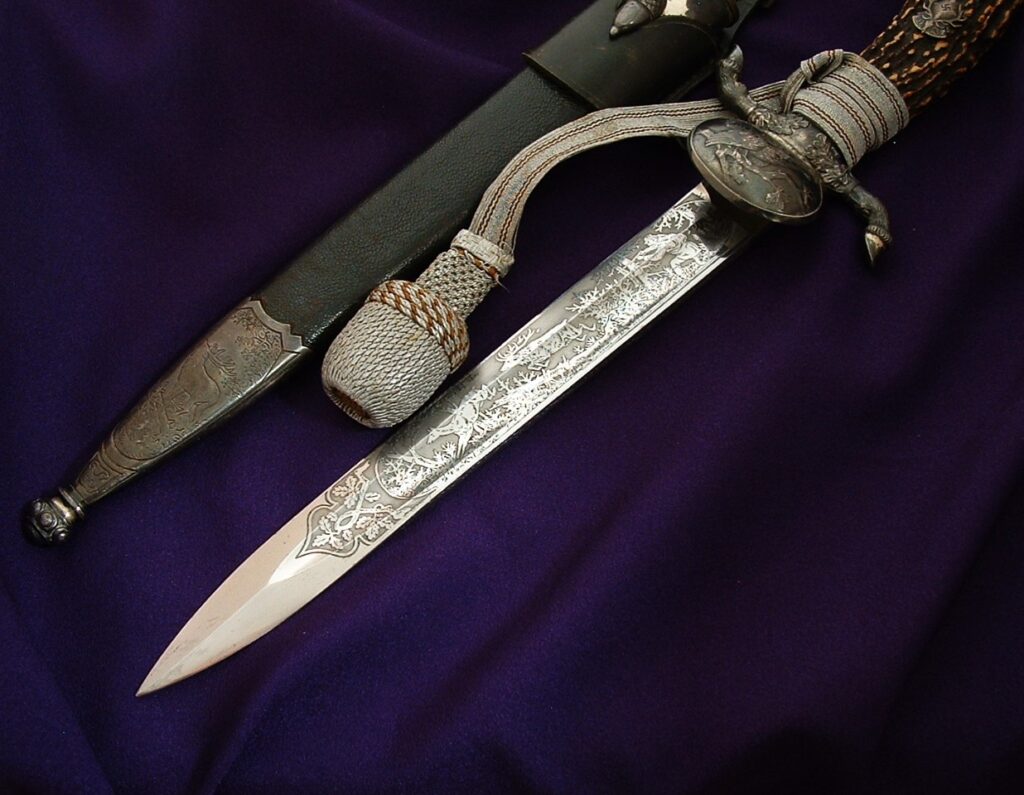 3rd Reich Hunting Dagger by Eickhorn - D1052 - 4