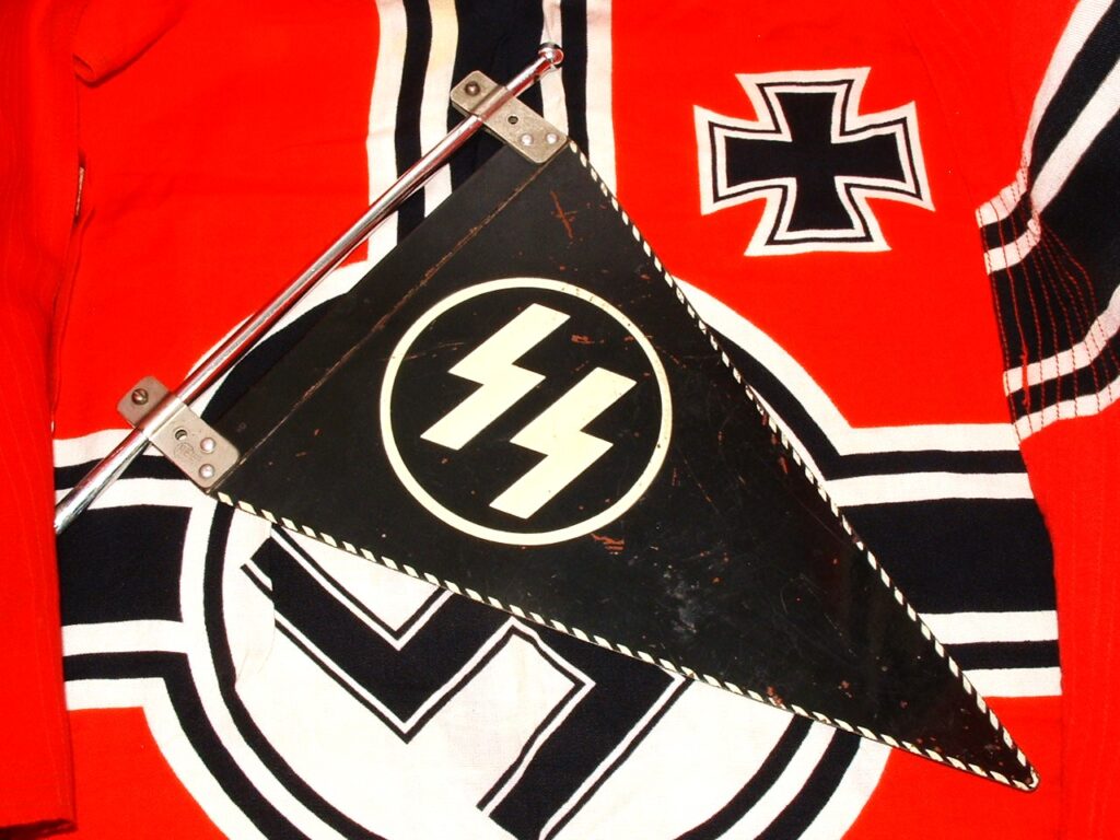 Allgemeine SS Vehicle Pennant by Knobloch - F195 - 1