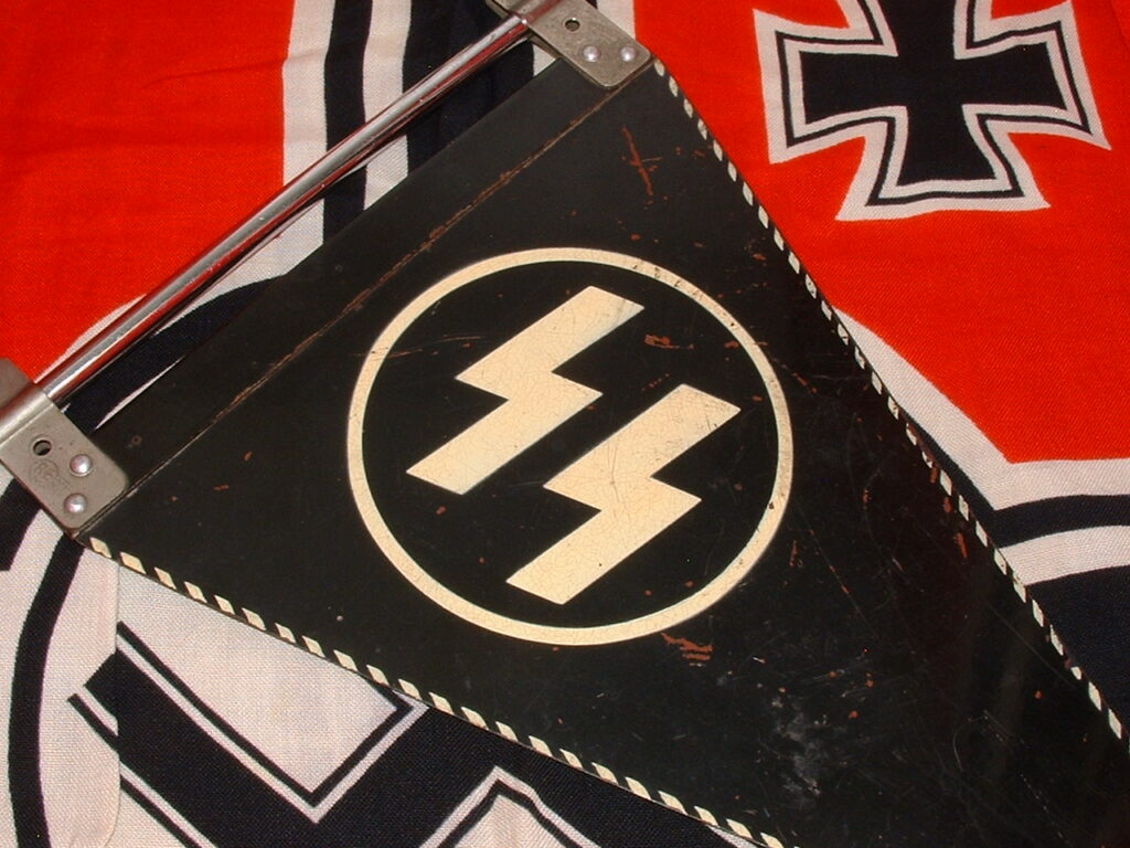 Allgemeine SS Vehicle Pennant by Knobloch - F195 - 4