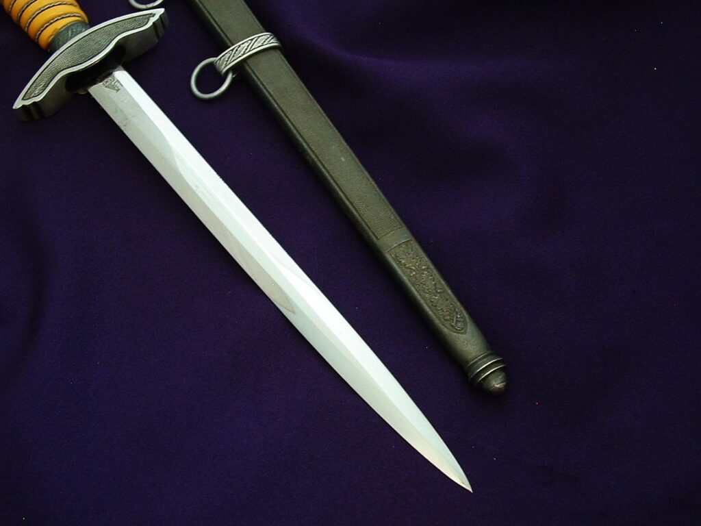 2nd Model Luftwaffe Officer's Dagger by SMF - D1071 - 11