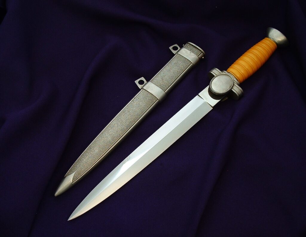 Mint Social Welfare Officer's Dagger - 2