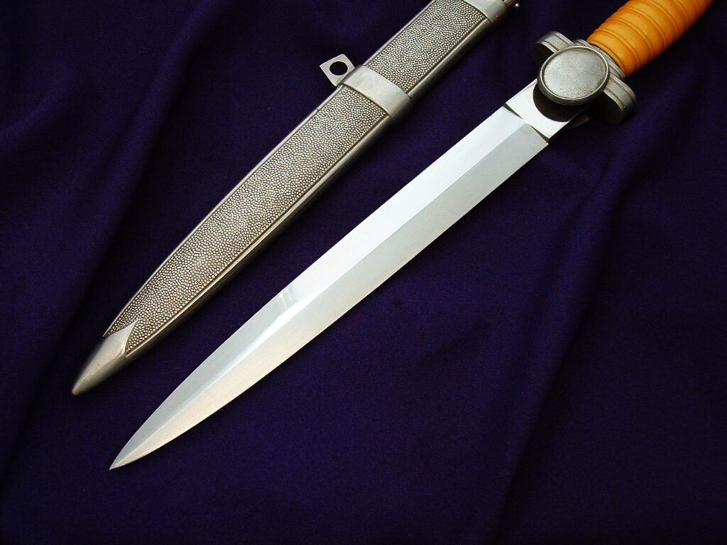 Mint Social Welfare Officer's Dagger - 4