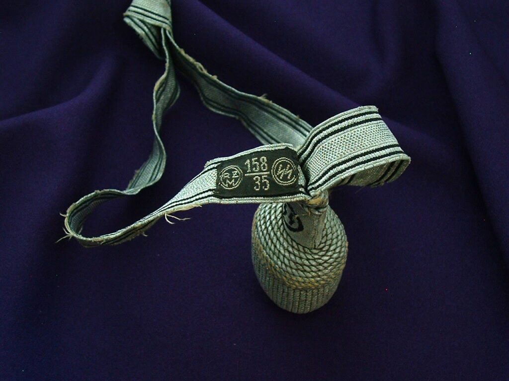 Early Rare SS Officer's Degen Knot - A686 - 7