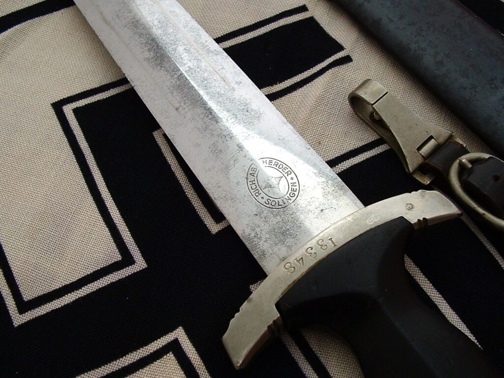 Ground Rohm Personalized SS Officer's Dagger by Herder - D091 - 13