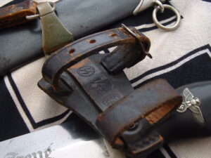 Early M33 SS Dagger by 12034 - D1107 - 6