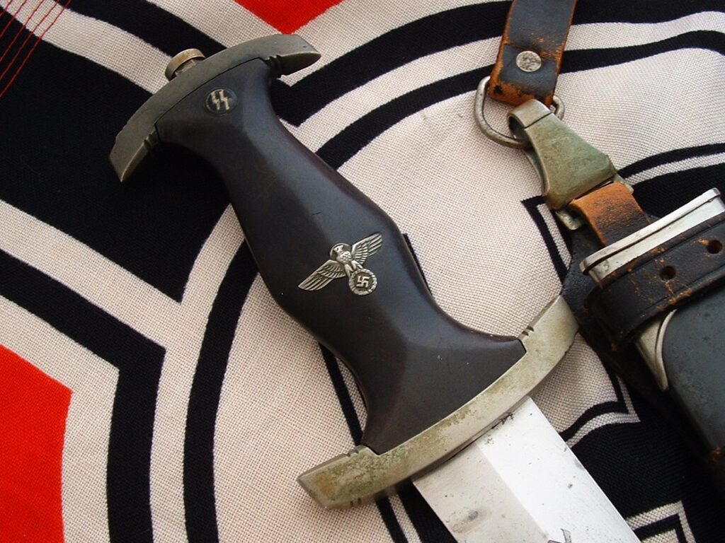 Early M33 SS Dagger by 12034 - D1107 - 8