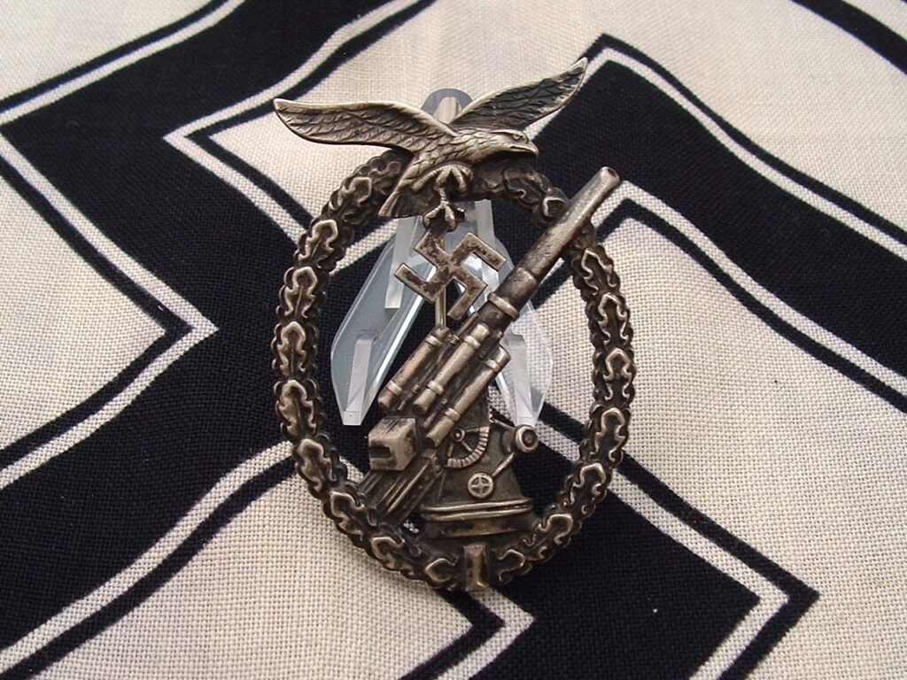 Early Luftwaffe Flak Badge by Scholze - M517 - 1