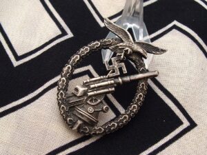 Early Luftwaffe Flak Badge by Scholze - M517 - 3