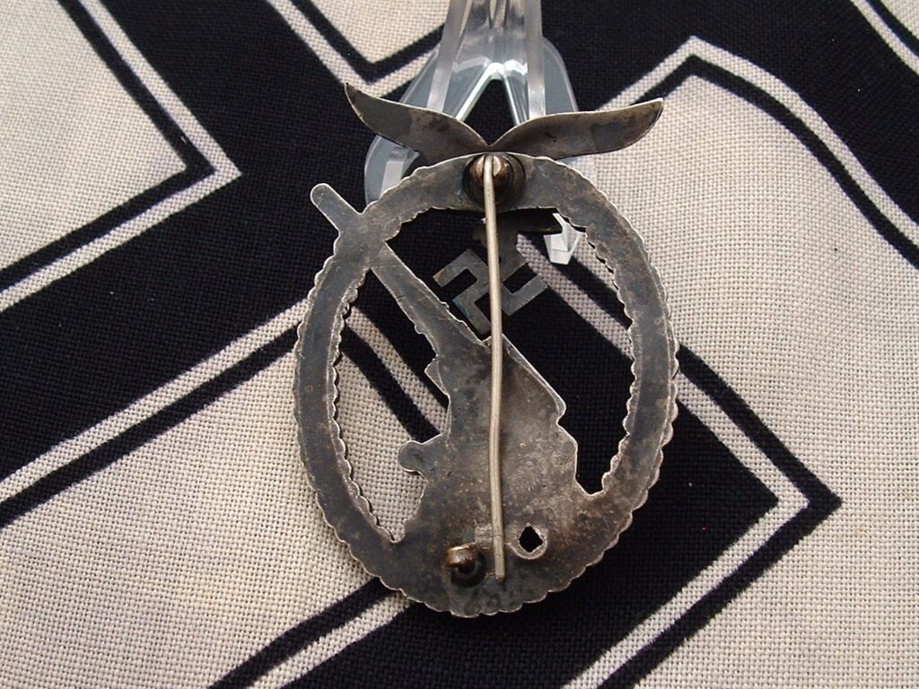 Early Luftwaffe Flak Badge by Scholze - M517 - 4