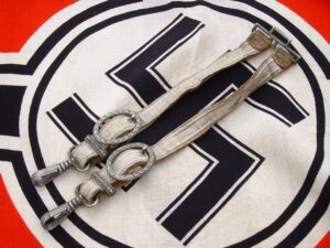 Heer Dagger Hangers - A712 - 1