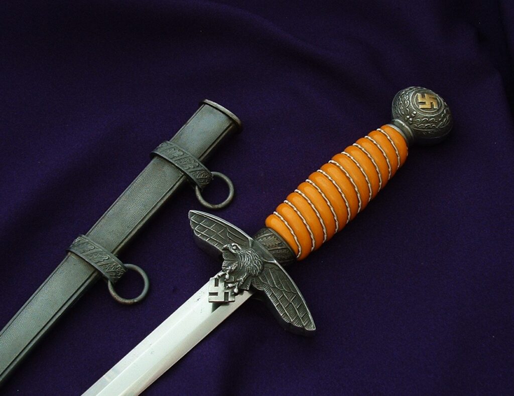 1 - 2nd Model Luftwaffe Officer's Dagger by Eickhorn - D1121