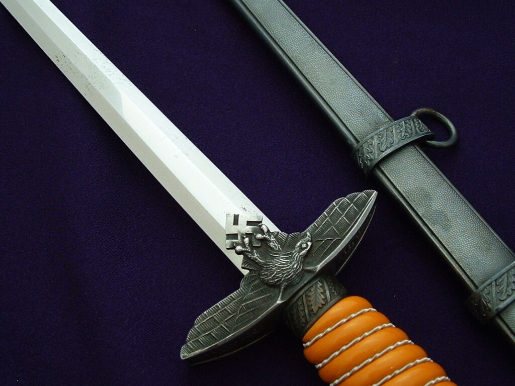 13 - 2nd Model Luftwaffe Officer's Dagger by Eickhorn - D1121