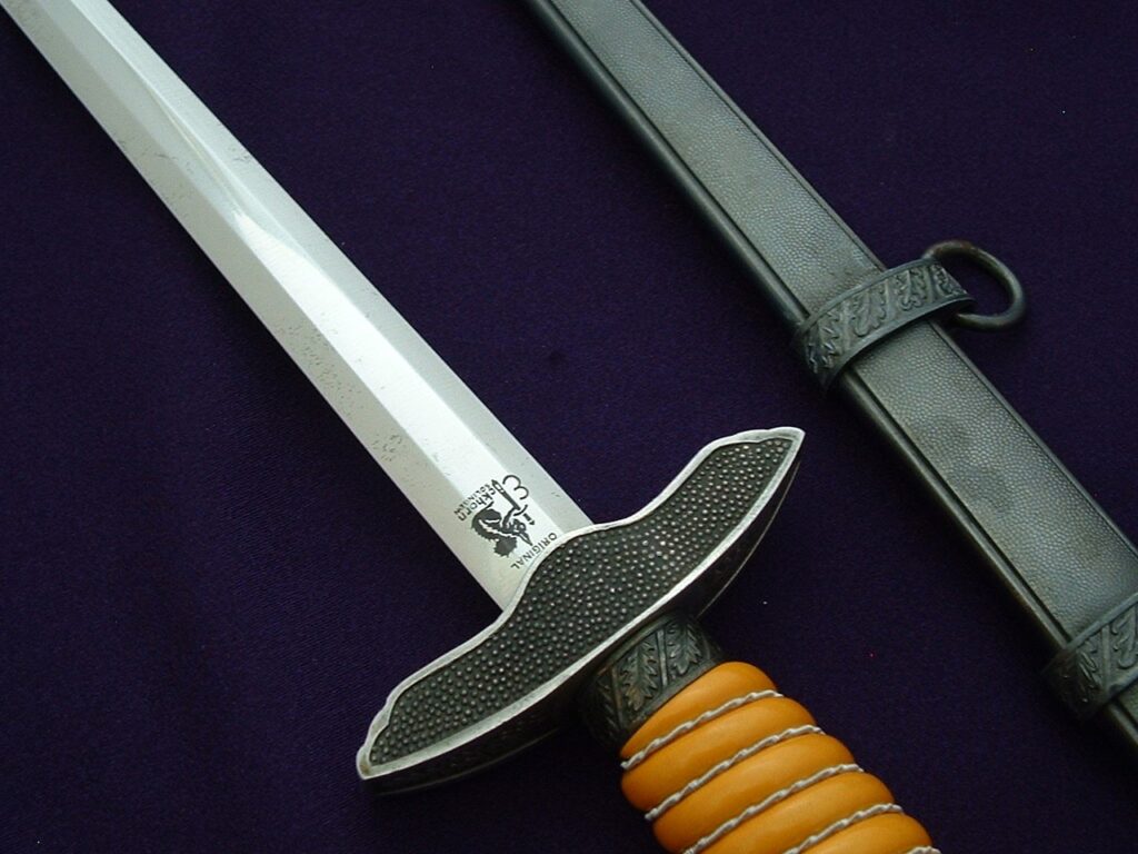 14 - 2nd Model Luftwaffe Officer's Dagger by Eickhorn - D1121