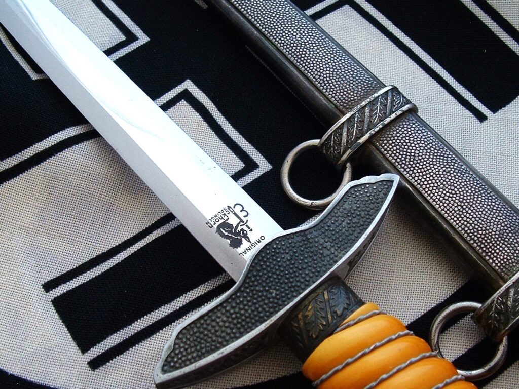 2nd Model Luftwaffe Officer's Dagger by Eickhorn - D1111 - 13
