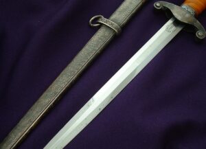 4 - Glass Grip Army Dagger by Holler - D1113
