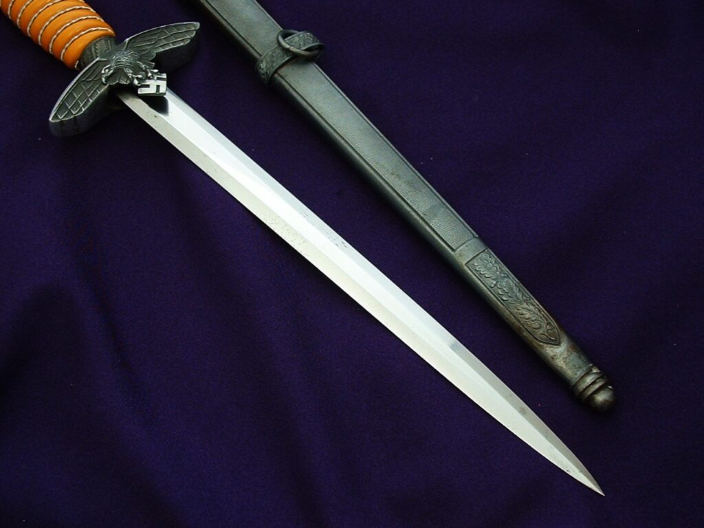 8 - 2nd Model Luftwaffe Officer's Dagger by Eickhorn - D1121