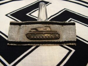 1 - Silver Tank Destruction Badge - M523