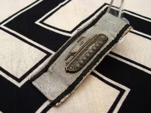 4 - Silver Tank Destruction Badge - M523