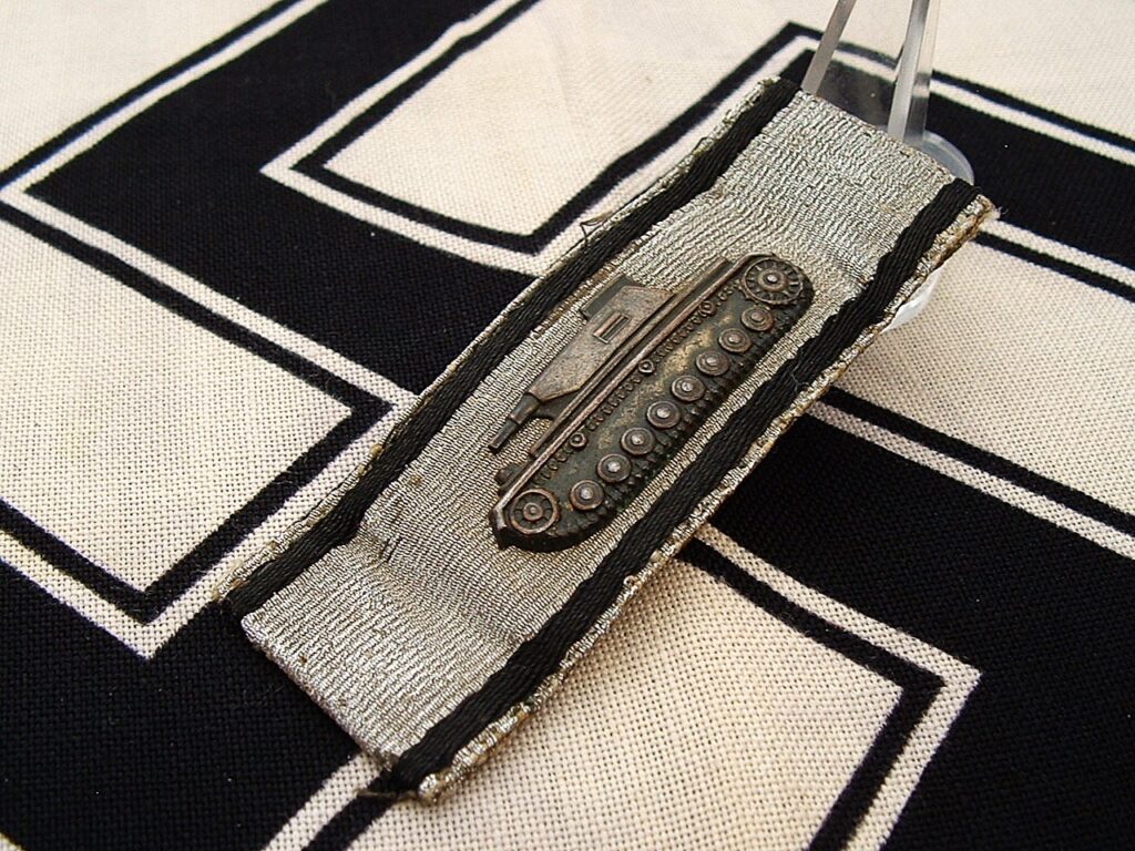 4 - Silver Tank Destruction Badge - M523