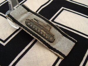5 - Silver Tank Destruction Badge - M523