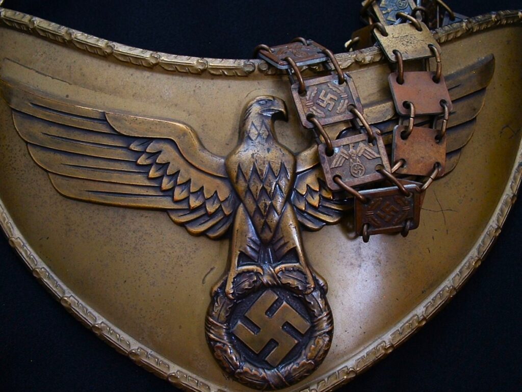 7 - NSDAP Gorget - G251