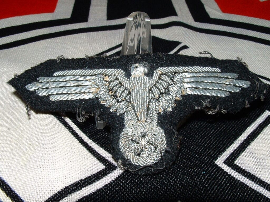 1 - SS Officer's Sleeve Eagle - CR302