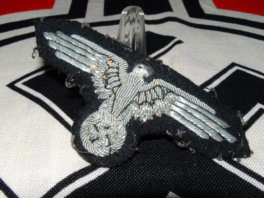 3 - SS Officer's Sleeve Eagle - CR302