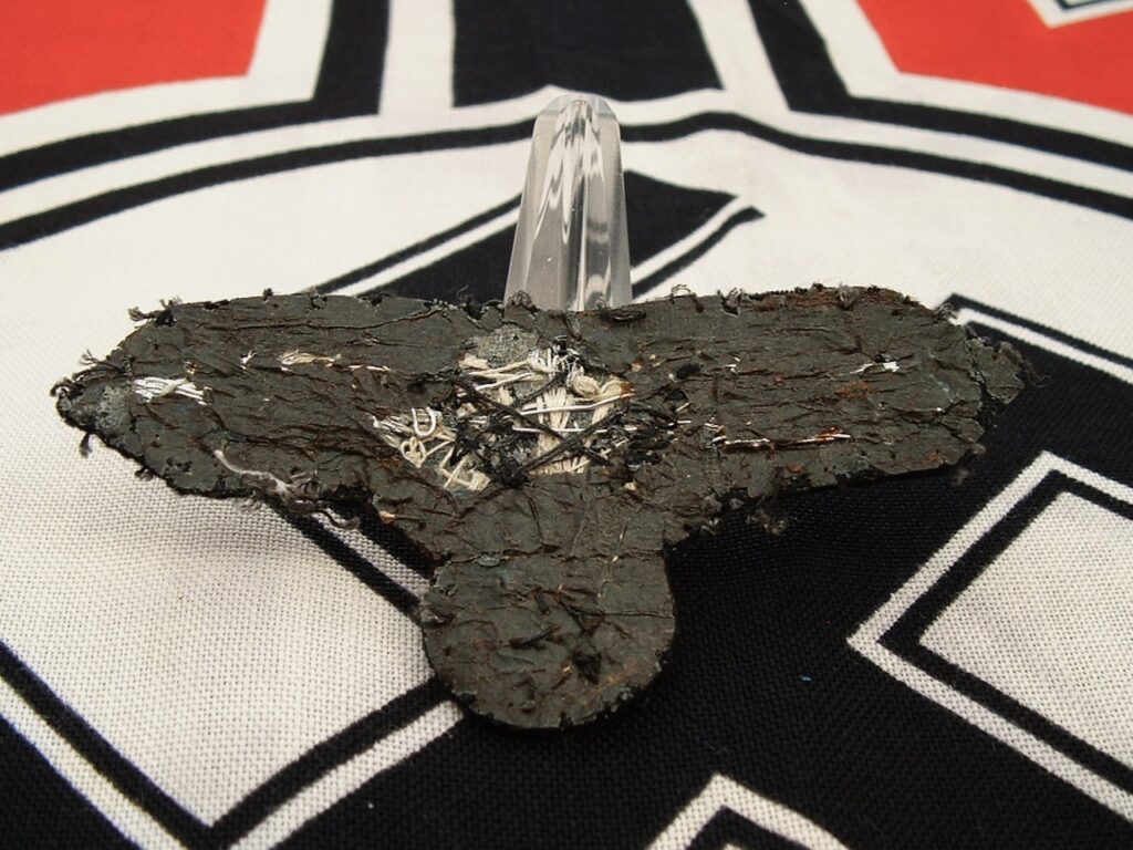 4 - SS Officer's Sleeve Eagle - CR302