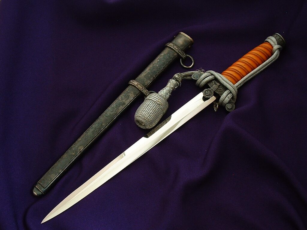 1 - Early Heer Dagger by Krebs - D1148