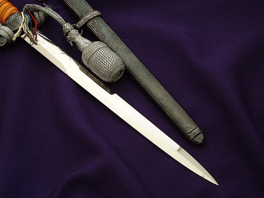 11 - Early Heer Dagger by Krebs - D1148