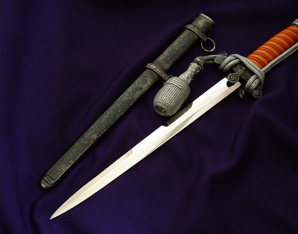 2 - Early Heer Dagger by Krebs - D1148