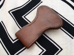 2 - Heer Sword Hanger - A752
