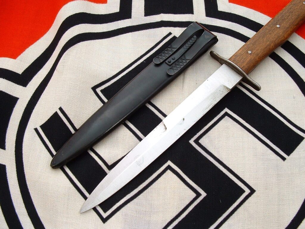 4 - Wehrmacht Fighting Knife- D1150