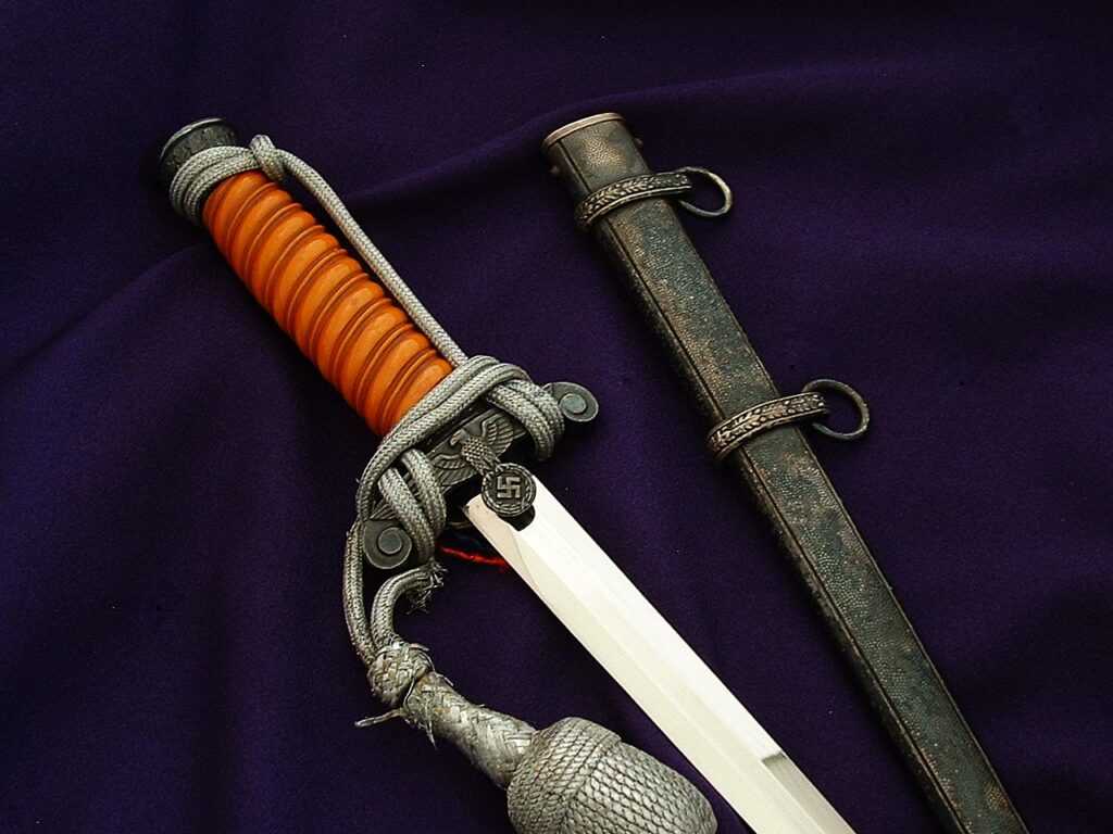 5 - Early Heer Dagger by Krebs - D1148