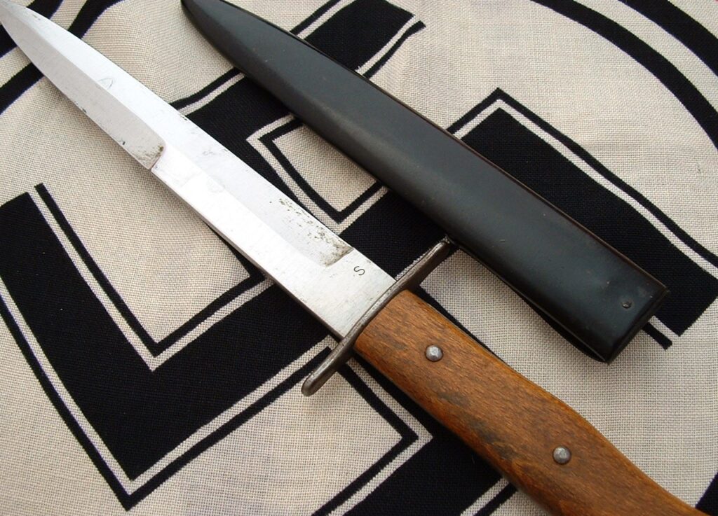 7 - Wehrmacht Fighting Knife- D1150