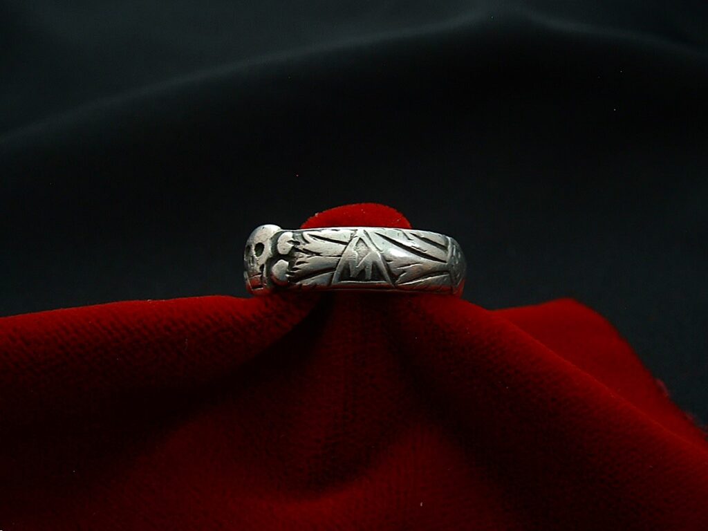 14 - Totenkopfring der SS